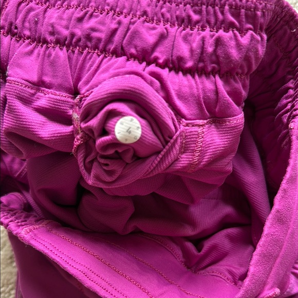 Lululemon Hotty Hot Shorts - Picture 4 of 4